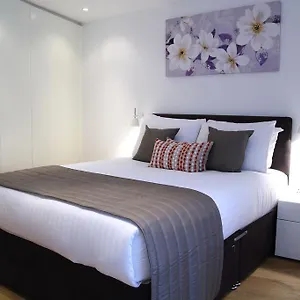 **** Aparthotel Smart Bridge United Kingdom